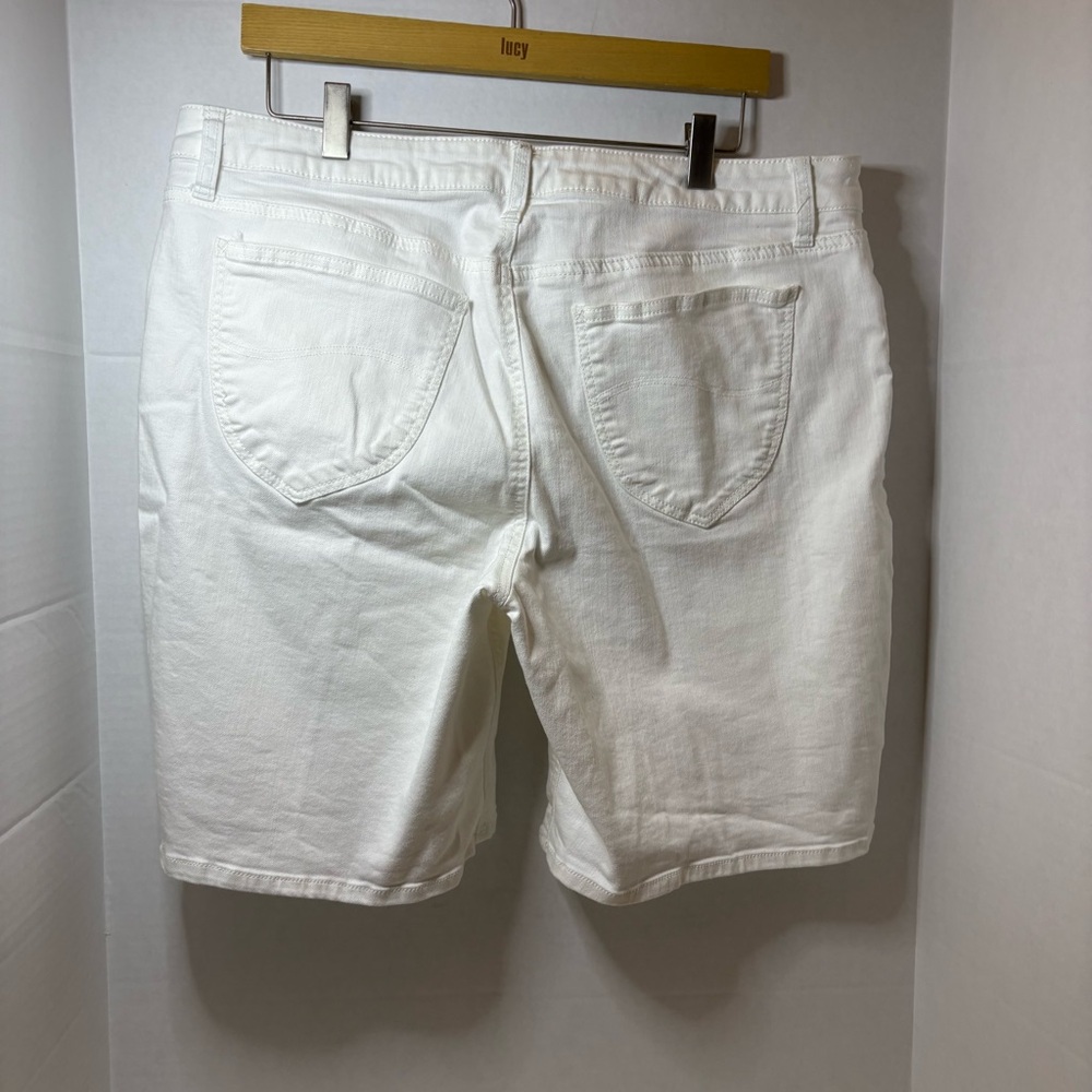 Riders by Lee White Women's Bermuda Shorts - Picture 2 of 8